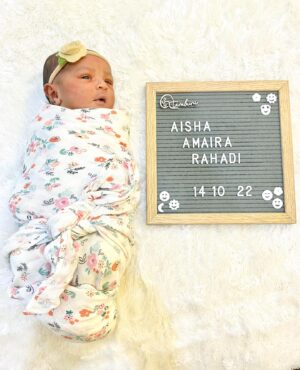 Temmy Rahadi Instagram - Alhamdulillah.
Atas izin Allah telah lahir putri ke 2 kami
Aisha Amaira Rahadi.
Hari jumat 14-10-2022.
Jam 21.53 wib.
Berat 3,5 kg.
Tinggi 49 cm.
Kami yg berbahagia.
Temmy & Ira.
.
.
#mashaallahtabarakallah