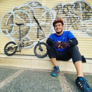 Temmy Rahadi Instagram - Gowes Gowes Ceria 😁.
.
.
#sepedalipat #foldingbikeindonesia #like4like #foldingbike #gowes