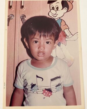 Temmy Rahadi Instagram - Koleksi photo lg calangap jaman waktu kecil.
Ada yg ngerti arti calangap itu apa?? 😊😁🤠.
.
.
.
#oldphoto #vintage #like4like