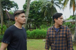 Temmy Rahadi Instagram - Cowo kalo kompak begini biasanya liatin apa yaa?? 👀😊😁🤠.
.
.
.
📸: @ikramuhlis 
#like4like #oldfriend #friends #picoftheday #bestoftheday