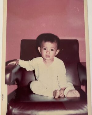 Temmy Rahadi Instagram - Nemu photo jaman masih kecil banget.
Ini klo ngga salah jaman di mana film Goggle five baru muncul 🤠.
Ada yg tau film Goggle five??? Kalo tau berarti kita seumuran 😁😁😁.
.
.
.
#oldphoto #like4like #vintagephoto