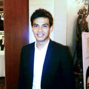 Temmy Rahadi Instagram - Posting photo jadul dulu.
.
Ada yg yg tau ini tahun berapa? 😊😁😆🤠.
.
.
.
#like4like #picoftheday #pernahmuda #bestoftheday #throwbackphoto
