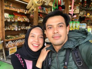 Temmy Rahadi Instagram - Barakallah Fii Umrik mamanya Aruna dan Aisha.
Semoga Allah segerakan doa dan keinginan km yaa, dan keluarga kita selalu ada dalam lindungan, rahmat dan kasih sayang Allah.
Aminn 🤲.

Aku, Aruna dan Aisha ❤️❤️❤️❤️❤️❤️ ❤️ you soo much.

Kadonya gmn kalo kita program anak ke 3 😊😁💪.