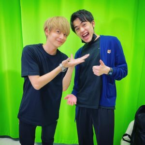 Teppei Koike Instagram - 本日初配信！OPENRECの見学で後輩の富樫君が来てくれたよー。
初対面だったけど爽やかボーイだ😆
ちなみに彼もゲーマーだそう。

#だいぶハジケてね？
#初対面なのに
#可愛い後輩
#いつか一緒にやりたいね
