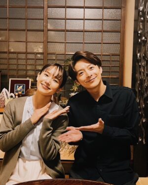 Teppei Koike Instagram - 教場0にゲスト出演させてもらいました！
ありがとうございました🙇‍♂️
木村さんとは初共演でした。この作品に出演させてもらいとても嬉しかったです。
現場ではお気遣い頂き、刺激をもらい、楽しく撮影させてもらいました😆

そして、ソニンとの映像初共演！
舞台の時とはまた違いすぎる設定で、現場ではよく笑ってました。
ソニンさん怖かったもんね😂笑

名越さんは体調悪そうに見えるけど、小池さんはめちゃめちゃ元気なのでした🙌

#風間公親ー教場0ー