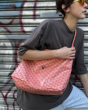Teresa Instagram - 出發今天的跳舞課 ❥ 

daily style with @goyardofficial 

#goyardhobo
#streetstyleluxe