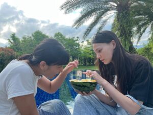 Teresa Daley Instagram - Experimenting with how to successfully combine two of my favorite things, vodka and watermelon.

夏天的小玉西瓜，最適合跟伏特加結婚了。

📷 @yctomlee 
@poipoi1102 

#summervibes #yilan #taiwan #vodkawatermelon