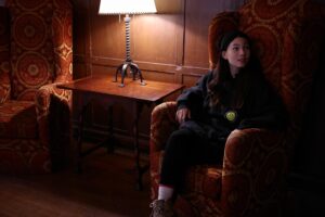 Teresa Daley Instagram - 古老的優勝美地酒店，有一絲絲魔法的氣味。

說是鬼店也是可以的，感覺庫柏力克躲在角落裡等著喊Action。

The ancient Awhanee Hotel with a magical vibe.

I feel like Kubrick is cooped up in a corner waiting to yell out “Action.”

#griiix #ricohgr3 #ricoh
#yosemite #awahneehotel #magicvibes #architecture #oldamerica