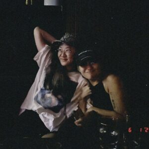 Teresa Daley Instagram - 35歲的這一天
家人、朋友及我，除擁有健康，都心靈平靜，能感生命富足。

我已別無所求，沒有願望。

若世上有幸福測量儀，現在為滿分。

回顧過往，從一個看到太陽升起，心無波瀾，甚至厭世；到成為了，每日期待著世界要帶來何種新冒險的人。

如此轉變，都要感謝身旁的你們，十年以愛灌溉。

活著真是一件，很棒的事呢。

謝謝身體裝載靈魂，讓我盡興體驗世界。

謝謝陪伴我一同體驗人生的光們。

📷 @jimlin183