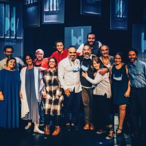 Teresa Macedo Instagram - No Domingo passado despedi-me do meu Blind Date… 
Foi um projecto que me deu muito… Renovou-me a energia, a inspiração, a felicidade IMENSA de voltar ao palco e deu-me a possibilidade de estar acompanhada de pessoas que ADMIRO muito, pessoas com quem aprendi todos os dias! Enfim, renovou-me a vontade de estar numa constante busca e disso ser reflexo da VIDA e de ser infinitamente bom 🙏🏻 ❤️ 🙏🏻

📸 by @vitorinocoragem 

#grata #blessed #teatroevida #teatro #projectodeteatro #blinddate #peca #gatoqueladra #buscaincessante #actriz #ilovemyjob