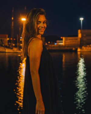 Teresa Macedo Instagram - E noites de verão destas, quando é que voltam @spectrum.108 ? 😉😘

📸 by @spectrum.108 

#photoshoot #nightphotography #photooftheday #photosession #lisbonatnight