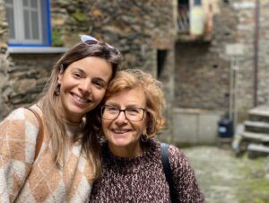 Teresa Macedo Instagram - Hoje o dia é DELA! ❤️❤️❤️❤️

Chapas do mai lindo @silvio_a_macedo 🤍

#mom #momsday #diadamae #mãe #maemaislinda #felizdiadamãe