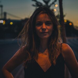 Teresa Macedo Instagram - Baby, let’s go out tonight?

📸 by @spectrum.108 

#photoshoot #photooftheday #nightphotography #selfportrait #lisbonbynight #nightlights