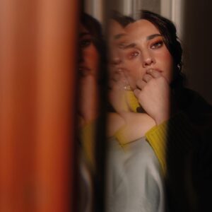 Teresa Romagnoli Instagram - “Quando posso contare su me stessa, quando non devo gravare sugli altri, questo mi fa sentire a casa, perché casa è dove ho le cose che mi permettono di stare bene. (…) Per me casa è poter avere confidenza con un luogo e con una persona, e fare cose che farei a casa mia” 🤍

@teresaromagnoli #TB
•
•
•
#teresaromagnoli #mentalhealth #selfcare #selflove 
#mentalhealthawareness #mentalhealthmatters
#salutementale #beautiful #body #bodypositive
#bodypositivity #intervista #inspo #love #cinema
#cinemaitaliano #goodtimes #theitalianreve