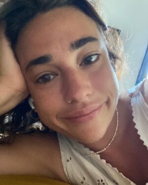 Teresa Romagnoli Instagram - troppo facile fare il recap vacanze.
e infatti di seguito vari selfie inviati tramite messaggistica istantanea durante l’estate