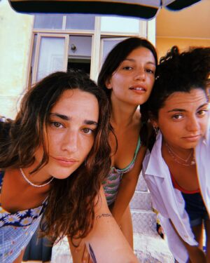 Teresa Romagnoli Instagram - siamo ragazze di buon carattere