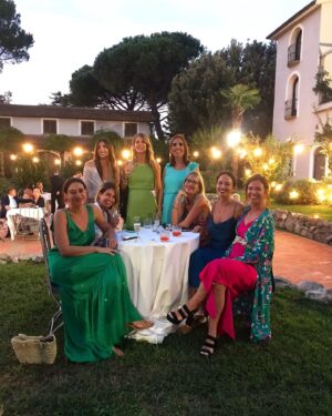 Teresa Romagnoli Instagram - la cosa che ci viene meglio è festeggiare l’amore.
@gigi_1927 & @martinaferi_ sposi ♥️