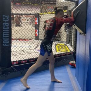 Tereza Bledá Instagram - Few intervals after training 🥊

@andre.reinders @reindersmma @frm_europe @orin_luca 
#mma #mmafighter #fighter #mmafight #fight #mmatraining #training #trainingday #trainhard #boxing #mmaboxing #striking