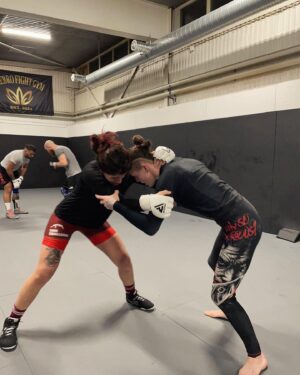 Tereza Bledá Instagram - Wrestling training 🤪🤼‍♀️
@panniekianzad @orebro_fightgym 
@frm_europe @oktagonmma @reindersmma 
#mma #mmafighter #fighter #mmafighters #fighters #mmafight #fight #mmatraining #training #wrestling #wrestler #wrestlingtraining #mmalifestyle #lifestyle #wmma #champion