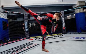 Tereza Bledá Instagram - HIGH KICK 

@frm_europe @reindersmma 
#mma #mmafighter #fighter #mmatraining #training #mmalifestyle #lifestyle #mmaworld #mmagirls #mmachampion #champion #highkick #wmma