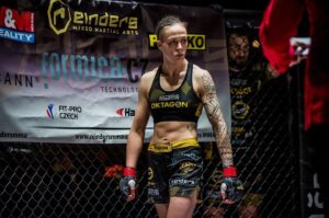 Tereza Bledá Instagram - Let’s fight ❗️

@reindersmma @andre.reinders @frm_europe @oktagonmma 
#mma #mmafighter #fighter #mmafighters #fighters #mmafight #fight #mmafights #fights #combat #mmaworld #mmalifestyle #lifestyle #life #fightlife #fighterslife #wmma #champion #mmachampion #oktagonmma