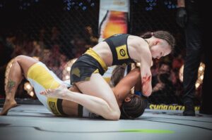Tereza Bledá Instagram - Elbows …

@oktagonmma @reindersmma @andre.reinders @_marekbaron_ @frm_europe 
#mma #mmafighter #fighter #mmafight #fight #elbow #elbows #blood #bloody #win #winner #champ #champion #wmma