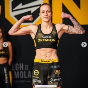 Tereza Bledá Instagram - Ready to war for the title belt @oktagonmma ❗️

 @reindersmma @frm_europe @andre.reinders @_marekbaron_ 
#mma #mmafighter #fighter #mmafighters #fighters #fightlife #fighterlife #fighterslife #lifestyle #mmafight #fight #mmafights #fights #weight #weightin #title #titlebelt #boxing #wrestling #grappling #war #tattoo #tattoos #championship