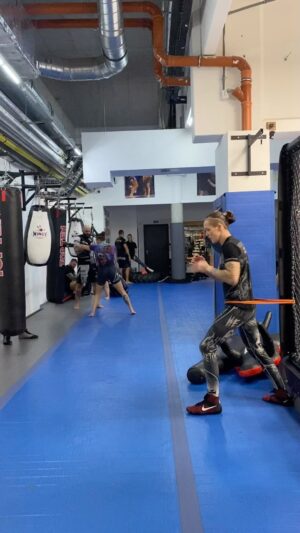Tereza Bledá Instagram - Some wrestling drills after training🤼‍♀️

@reindersmma @frm_europe 
#mma #mmafighter #fighter #mmafighters #fighters #mmafighting #fighting #mmatraining #training #trainingday #wrestling #mmawrestling #wrestlingtraining