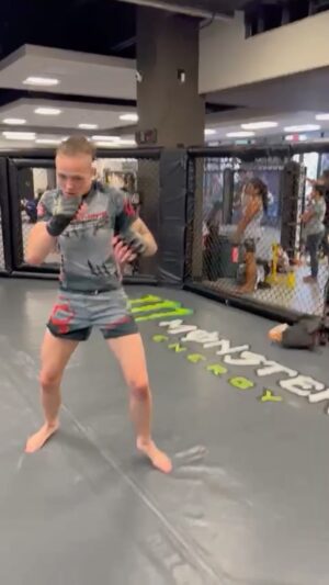 Tereza Bledá Instagram - 12 days 🤩

@_marekbaron_ @reindersmma @andre.reinders @frm_europe @orin_luca 
#mma #mmafighter #fighter #mmafighters #fighters #mmafight #fight #mmafights #fights #fightlife #fighterslife #striking #mmaboxing #boxing #mmatraining #training #danawhitecontenderseries