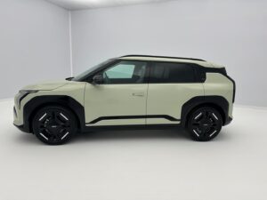 Tereza Tobiášová Instagram - Nová @kiaczech EV3. Konečně zase novej design mezi auty. Je moc neno málo?
Už brzy v @autosalon.tv