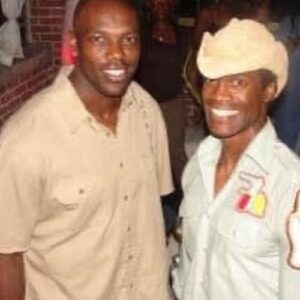 Terrell Owens Instagram - DEFINITELY NOT THE BIRTHDAY I ENVISIONED. I was looking forward to celebrating my 50th birthday with you until I wasn’t. NO CELEBRATION FOR ME.😢 You were supposed to be flying to LA here today but instead I’m flying home to lay you to rest forever. I wish heaven had a phone. Rest In Peace Tony! 🙏🏾 Miss You Cuz! Damn this ain’t right!! #happybirthdaytome #50 #AntonioMinnifield #TonyMack #GoneTooSoon
SADDEST BIRTHDAY EVER 💔😢🙏🏾