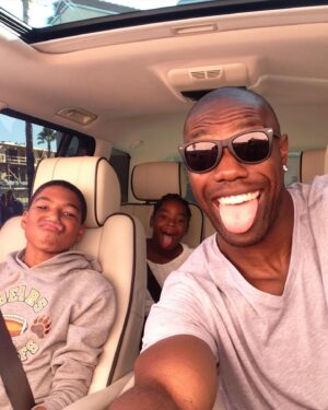 Terrell Owens Instagram - Happy Birthday @terique_owens. 🥳
So proud of you. Keep believing, working hard and everything will take care of itself. 
Man I love you and excited for what’s to come. 
Wishing you many many more. #24 and counting. 
#birthday #birthdayboy #libra