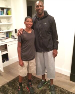Terrell Owens Instagram - Happy Birthday @terique_owens. 🥳
So proud of you. Keep believing, working hard and everything will take care of itself. 
Man I love you and excited for what’s to come. 
Wishing you many many more. #24 and counting. 
#birthday #birthdayboy #libra