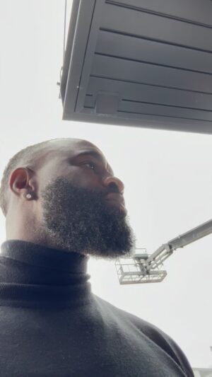 Terrence Terrell Instagram - Just trying to stay focused but @chloebailey is always on time 🤦🏿‍♂️ I’m gonna get one in I promise #focused #tribe