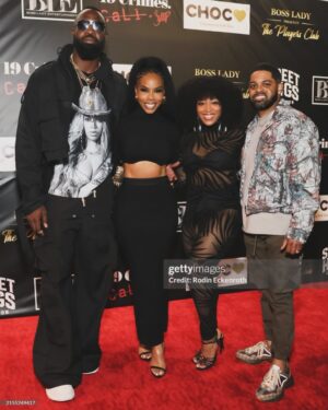 Terrence Terrell Instagram - When friends hold you down you pull up when they say pull up! @therealbrandee @nia_miranda @mrmarkanthonyb it was a crazy funny night and random asf 😂 #family #tribe