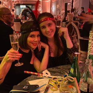 Terry Dubrow Instagram - A proper New Years Eve. Love my girls! @maxdubrow @heatherdubrow