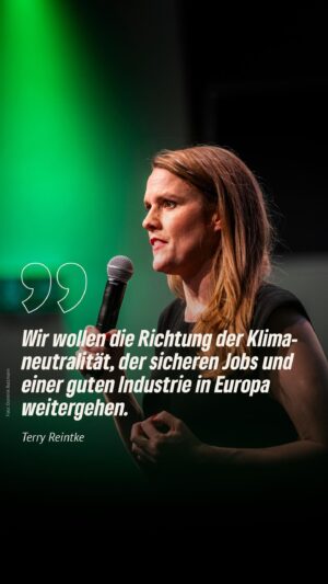 Terry Reintke Instagram - Am 9. Juni steht eine wegweisende Entscheidung bevor, die die Zukunft Europas prägen wird. 🗳️

Wir wollen ein Europa gestalten, das von Freiheit, Frieden und Demokratie getragen wird. Doch gerade steht sogar der Green Deal, unsere Vision für eine nachhaltige und klimafreundliche Zukunft unseres Kontinents, auf dem Prüfstand. Jetzt ist der Moment, um für eine bessere Zukunft einzustehen und die richtigen Investitionen zu tätigen. 
#MachenWasZählt 🇪🇺