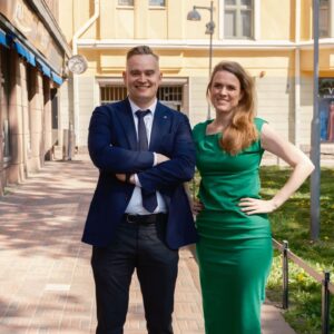 Terry Reintke Instagram - 🇫🇮 Finland and 🇱🇻 Latvia will always have a special place in our hearts! 🫶

🌻 Last weekend our lead candidate @terry_reintke visited beautiful Helsinki and Riga to meet with our member parties @vihreat and @progresivie. Both countries share a border with Russia, making security and defence an omnipresent issue.

🚅 We also visited Rail Baltica, a future railway line that will connect the Baltic States to the European rail network. Starting in 2030, it will be possible to travel from Berlin to Tallin with night trains and high-speed trains. We visited the construction site of Riga Central Station, which will become Latvia’s hub for all international connections.

🇪🇺 But of course we also spoke to many European citizens about the future of Europe, the urgent need for a Green & Social Deal and, of course, the biggest threat to our security: the rise of the far-right.

💚 On 6-9 June, Europe has a choice between courage or fear, freedom or dependency, democracy or autocracy. In these European elections, #ChooseCourage!