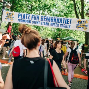 Terry Reintke Instagram - 💪 Every voice matters, every vote counts! 💚 
 
✊ Today we’re in Frankfurt, Germany 🇩🇪 together with our lead candidates Terry & Bas and more than 36,000 democrats to protest against fascism and the far-right. 
 
🗳️ The best way to defeat the far-right is to get out and vote. We will be mobilising until the very last minute to fight for a better future for Europe. 
 
🇪🇺 #ChooseCourage and vote Green! 🫶 
 
📸 Photos by @nilsleonbrauer