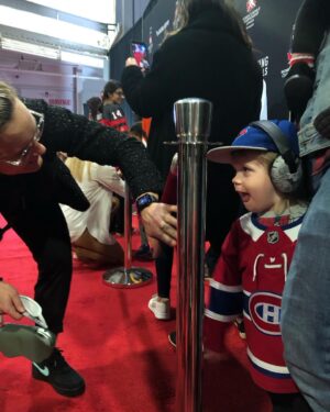 Tessa Bonhomme Instagram - We brought the kiddos to meet some hockey greats and take in the action.  They loved every second of it! 

These women are the BEST ambassadors for the game of hockey. They’re accessible, they’re kind, they take the time to connect with fans big and small and they’re bad a$$ at what they do. 

Thank you @hockeycanada , @pou29 @ambrose_13 @jocelarocque3 @natspooner5 @renatafast @andrea.brandli & @hilaryknight (I didn’t grab a pic and regret it) for being so great.