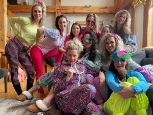 Tessa Bonhomme Instagram - These old bitties turn 40 this year and what a way to kick off the celebrations!! (Was it actually anyone’s bday tho?!)

Still recovering from belly laughs and overindulgence.  Love this crew more than they know. 

#1983 #SoulSisters