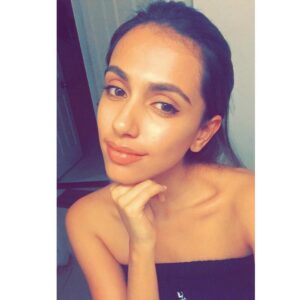 Tessa Vellara Instagram - Gone are the Snapchat filter selfie days..........