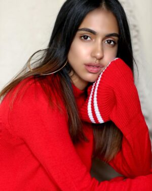 Tessa Vellara Instagram - My forehead baby hair didn't make the cut....... @sashajairam ❤️