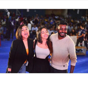 Tessa Vellara Instagram - I was honored to be invited to the annual E- summit at RV college of engineering to share my story of being a young entrepreneur, actress and model.
So over whelmed by the love and enthusiasm shown by  the students and even more elated that I got to share the stage with two other out of the box millennials @vineethvincentofficial and @mostlysane ❤️