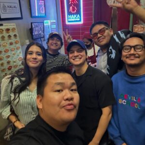 Teuku Rizky Muhammad Instagram - Kita Ke Sana, sore ini jam 16.00 di youtube HINDIA. Mari tersedu-sedu bahagiaaaaaaaaaa