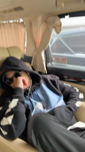 Teuku Rizky Muhammad Instagram - TOLONG!!! AKU MINORITAS!!