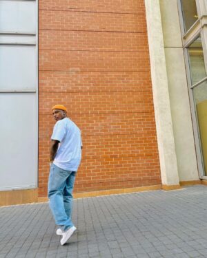 Thabang Kamogelo Molaba Instagram - You can never go wrong with a chilled and easy Denim fit 😎👖 - @cottonon_africa @cottononmen 
#mycottonon 
#cottononcrew
#cottononmen
#sponsored
