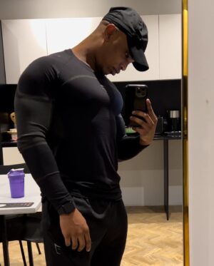 Thabang Kamogelo Molaba Instagram - Low quality gym dump in some @gymshark 🦈 🦍