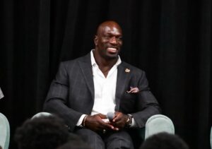 Thaddeus Bullard Instagram - Honored to speak at the @officialoppf Omega Psi Phi Fraternity, Incorporated 84th Grand Conclave International Youth Symposium today. As a Proud Omega Man since Spring 1999 it’s so beautiful to see my brothers descend upon my Hometown area of Tampa Bay!! Be OWT, But BE SAFE!!! RQQ ❤️
#Manhood,Perseverance, Scholarship, Uplift 

“Youth Advocacy, Resiliency, Diversity & Wellbeing Strategies for the Future”