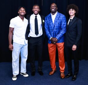 Thaddeus Bullard Instagram - Congratulations to my Youngest son @titusbullardd on his High school graduation from @berkeleypreparatoryschool today. You have made everyone so proud and we all know this is just the beginning of more great things to come. Now off to @uflorida and @gatorsfb to be Greater 🐊 Thank you to @allebloom7 aka Mother to my sons for being an amazing mother to our sons. Having my Daughter @leahbullard.official and Titus both Graduate High School on the same weekend plus traveling was definitely a Busy but Unforgettable weekend. Thank you to the entire village of Family, Friends, Teachers, Coaches, teammates and students that have made today possible. I’m grateful, Honored and Privileged to have 3 amazing children that have all follow their dreams and executed with excellence. Now I get to watch all three of my kids play D1 college athletics at the respective universities of of their choice❤️ @tjbullard_ @ucf.football @leahbullard.official @oaklandwbb and @titusbullardd @uflorida 🐊 #PROUDDAD #blessedfamily 

Thanks for the photos from one of the dopest in the game @realsupernola 🙌🏿❤️❤️
